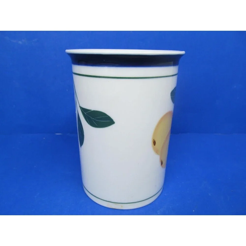 Dansk Berries Yellow Gooseberries On White 10 oz. Porcelain Mug VGC    2001-2003
